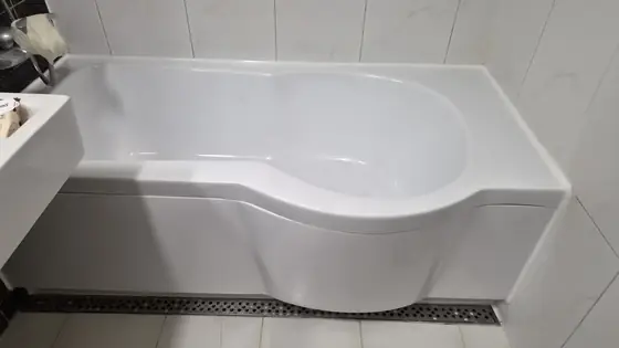 욕조 재도장 — 고르게 마감된 욕조